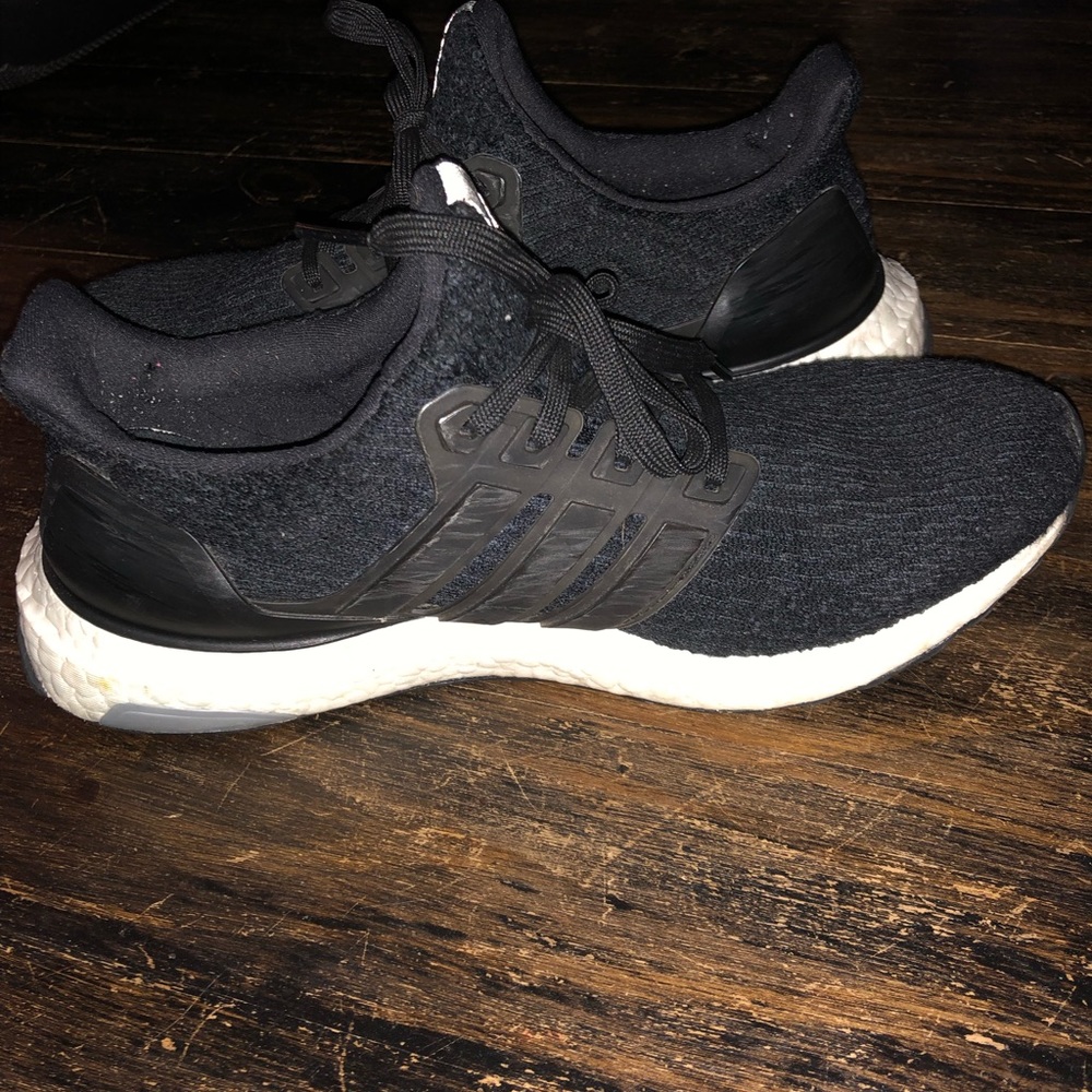 Black Adidas ultra boost like new